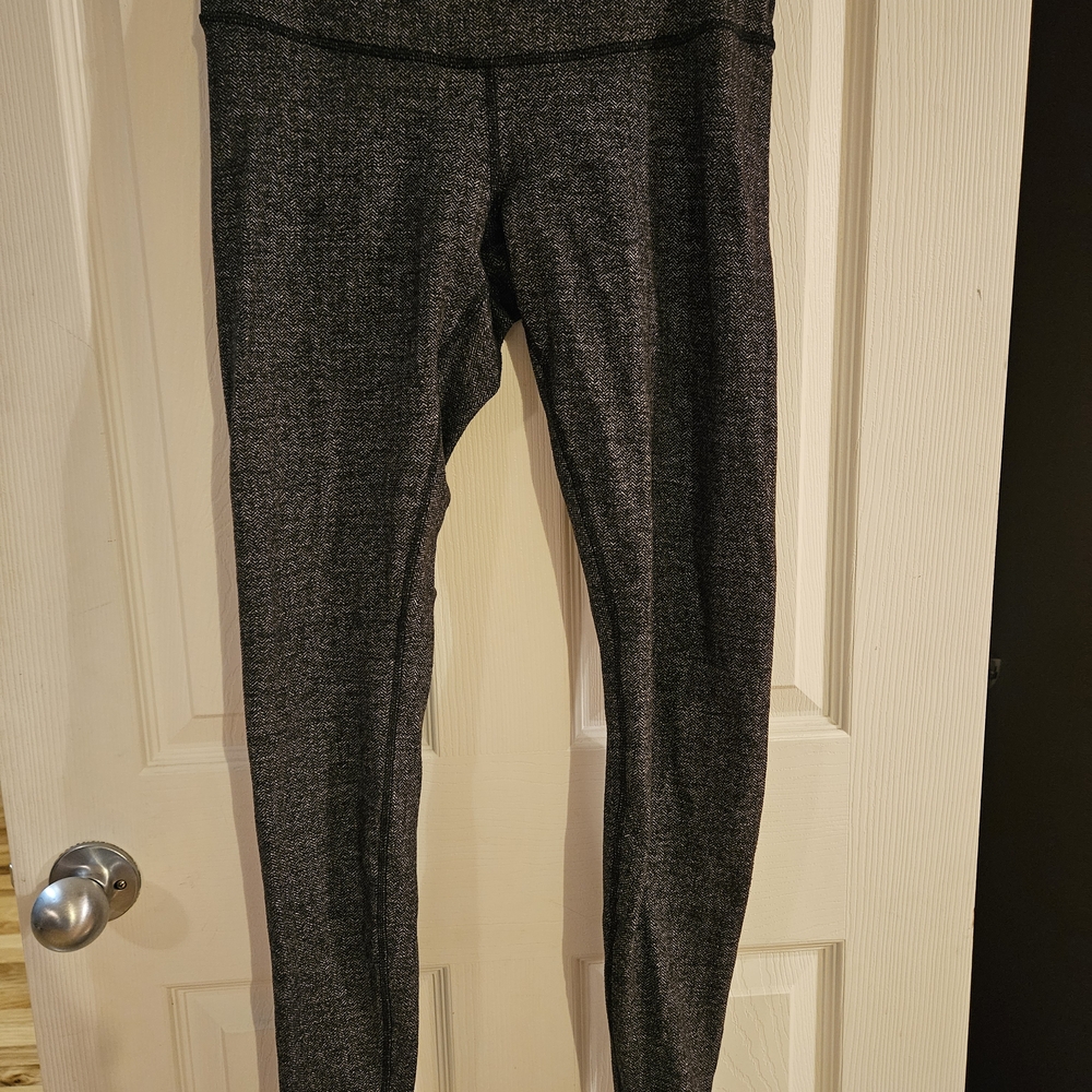 EUC Lululemon Athletica Gray Herringbone Leggings